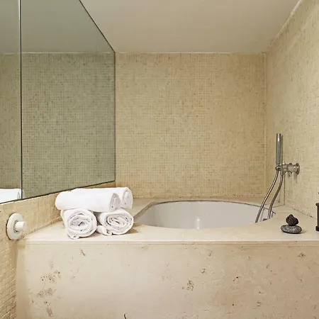 Appartement Design In Center By Wonderful Italy Genua