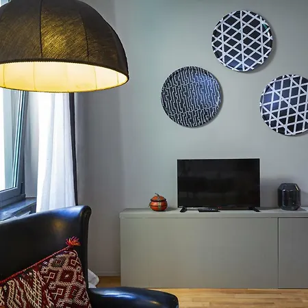 Design In Center By Wonderful Italy *